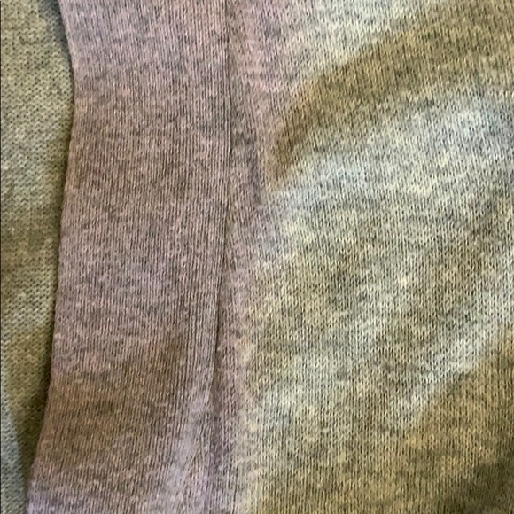 Vera Wang Gray Vneck Cardigan SzM - Picture 3 of 6